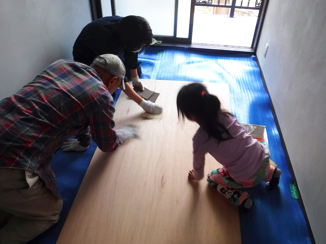 うたたね建築デザイン室 戸建住宅 リノベーション 造作壁面収納棚 セルフリノベーション 家族で参加